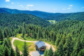 Coeur dAlene Nature Retreat with Stunning Views!